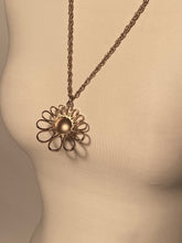 1970s Gold Colored Floral Daisy Medallion Necklace