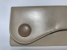 Two Tone Tan 1970s Button Vinyl Clutch