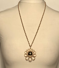 1970s Gold Colored Floral Daisy Medallion Necklace
