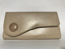 Two Tone Tan 1970s Button Vinyl Clutch