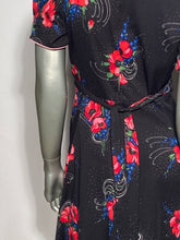 Late 1970s Poppy Flower Belt Back Puffed Sleeve Dress