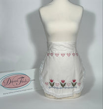Vintage Hand Sewn Heart & Floral Stitched Apron Lace Trim