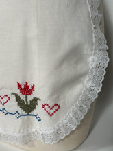 Vintage Hand Sewn Heart & Floral Stitched Apron Lace Trim