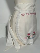 Vintage Hand Sewn Heart & Floral Stitched Apron Lace Trim