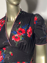 Late 1970s Poppy Flower Belt Back Puffed Sleeve Dress