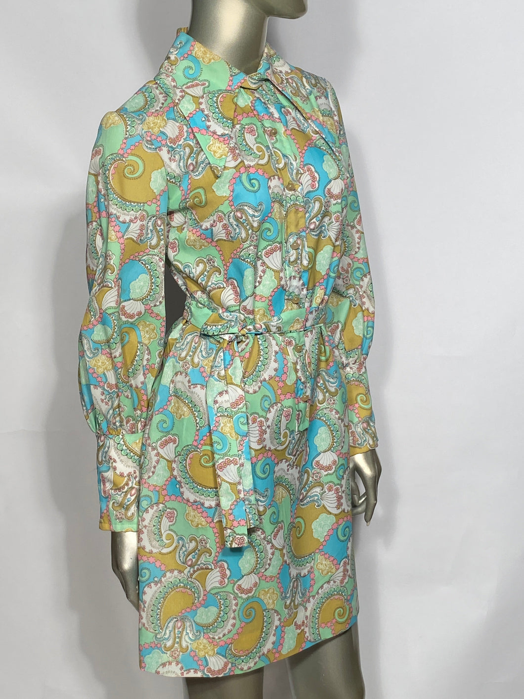 Early 1970s Green Textured 2 Piece Polyester Belted Mini Paisley Shift Dress Early 1970s Green Textured 2 Piece Polyester Belted Mini Paisley Shift Dress
