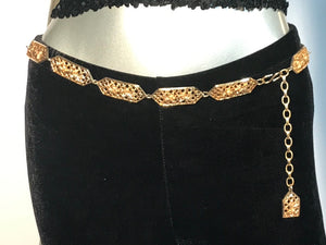 1970s - 80s Goldtone Chain Link Belt Floral Design